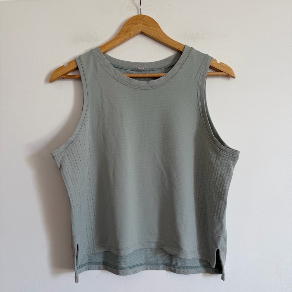 Lululemon Athletica Silver Blue Train to Be Tank Top size Medium Athletic EUC - Picture 7 of 10